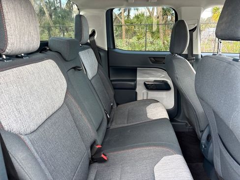 Certified 2023 Ford Maverick XLT image 28