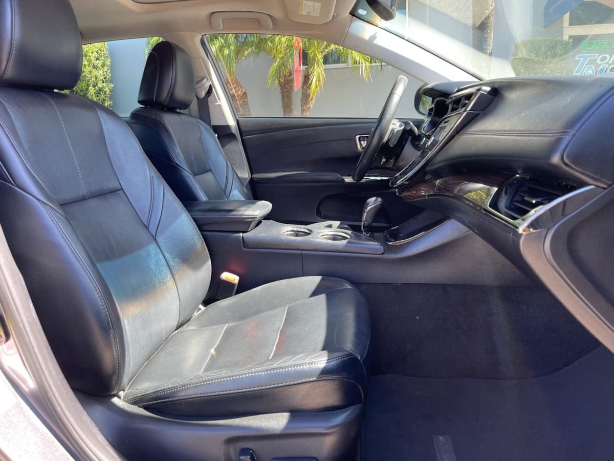 Used 2014 Toyota Avalon XLE Touring FWD image 23