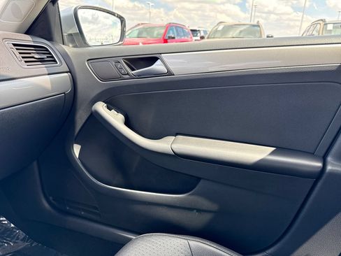 Used 2015 Volkswagen Jetta SE FWD image 21