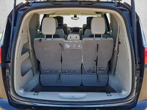 Used 2020 Chrysler Pacifica Touring-L Plus w/ Tire & Wheel Group FWD image 6