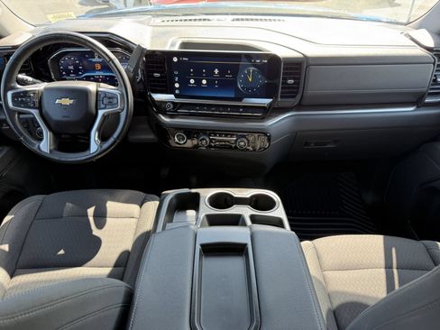 Used 2022 Chevrolet Silverado 1500 LT AWD/4WD image 14