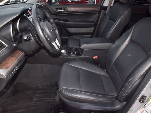 Used 2017 Subaru Outback 2.5i Limited image 13