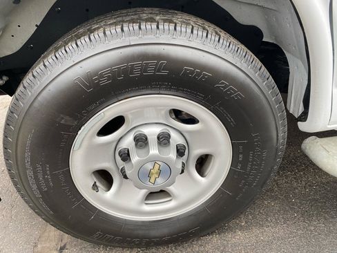 Used 2024 Chevrolet Express 2500 w/ Driver Convenience Package image 36