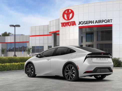 New 2026 Toyota Prius Plug-In Hybrid FWD image 38