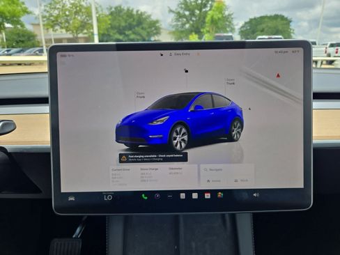 Used 2024 Tesla Model Y Long Range AWD/4WD image 25