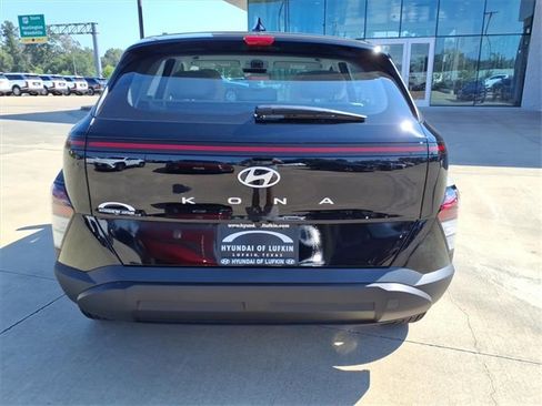 New 2026 Hyundai Kona SE image 3