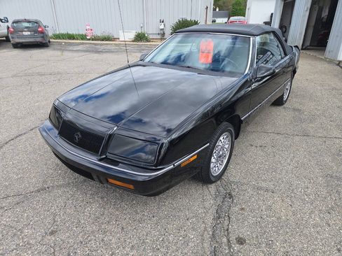 Used 1992 Chrysler LeBaron Convertible FWD image 4