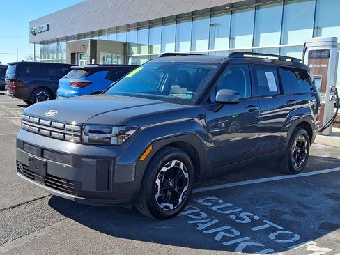 Certified 2025 Hyundai Santa Fe SEL image 3