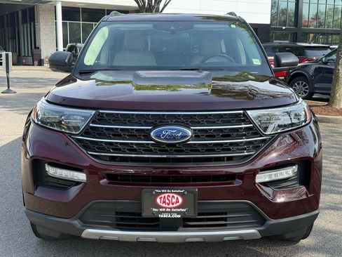 Used 2022 Ford Explorer XLT w/ Equipment Group 202A image 3