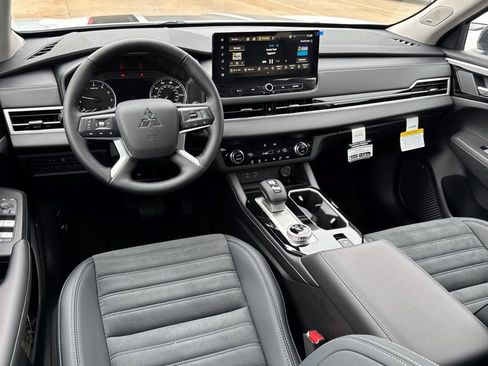 New 2026 Mitsubishi Outlander Trail Edition AWD/4WD image 7