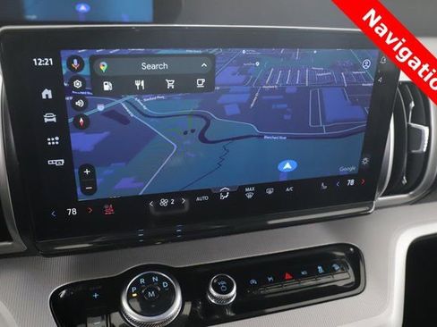 Used 2025 Ford Expedition Active image 5