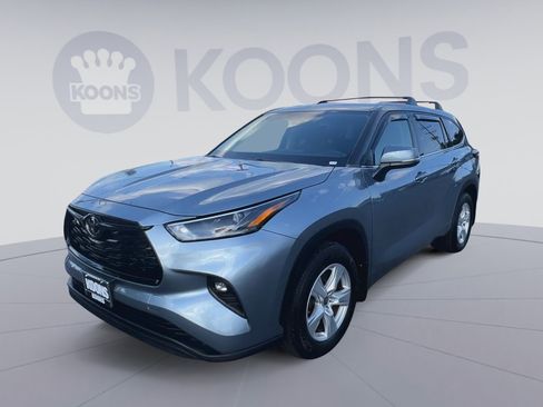 Used 2022 Toyota Highlander LE image 5