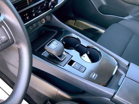 Used 2025 Nissan Rogue S FWD image 14