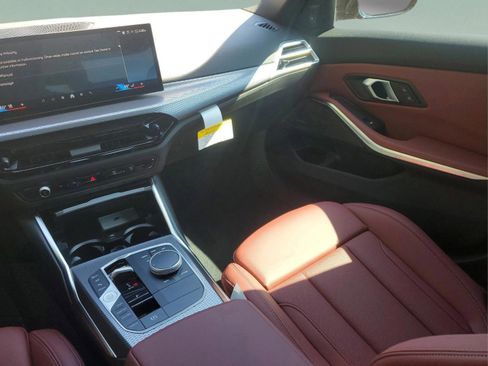 Used 2025 BMW 330i Sedan w/ M Sport Package image 15