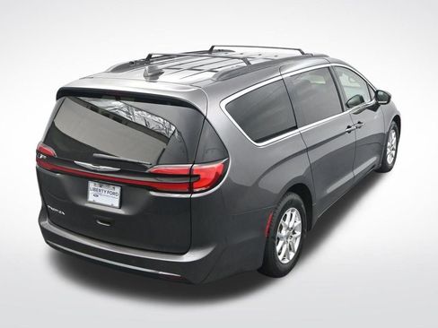Used 2022 Chrysler Pacifica Touring-L image 29
