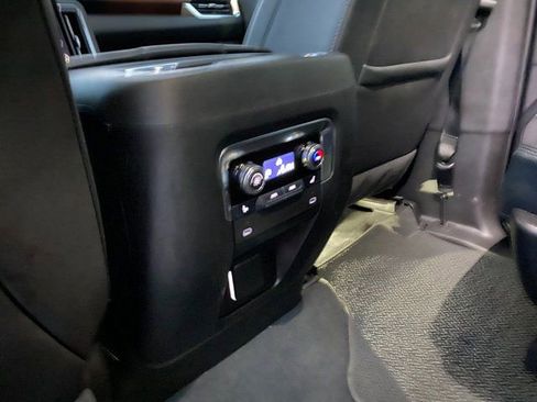 Used 2025 GMC Yukon Denali image 16