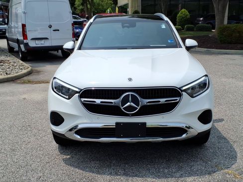 Used 2023 Mercedes-Benz GLC 300 4MATIC image 2