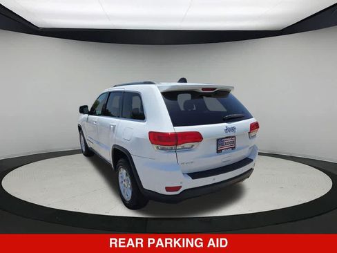 Used 2018 Jeep Grand Cherokee Laredo AWD/4WD image 4