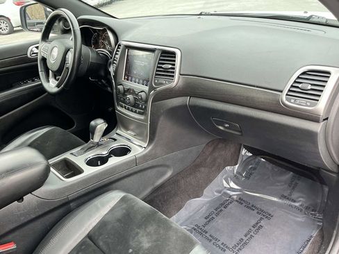 Used 2018 Jeep Grand Cherokee Altitude image 24