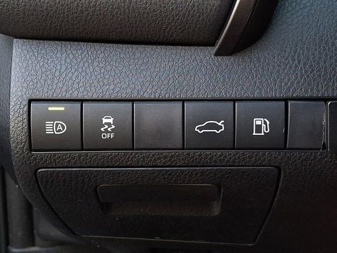 Used 2018 Toyota Camry XSE FWD image 24