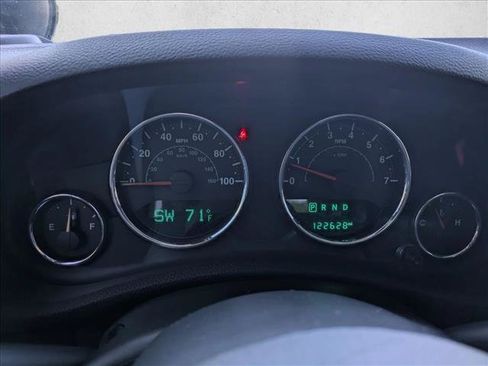 Used 2018 Jeep Wrangler Unlimited Sahara w/ Connectivity Group AWD/4WD image 11