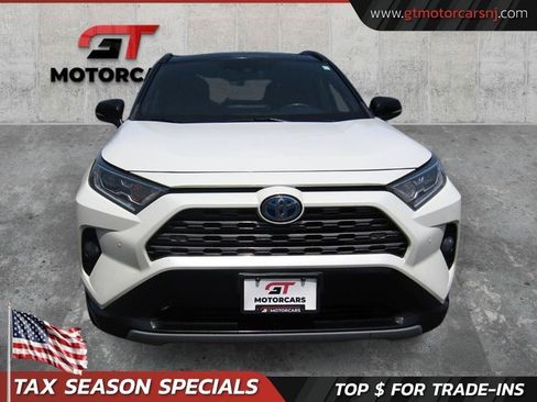 Used 2021 Toyota RAV4 XSE AWD/4WD image 2