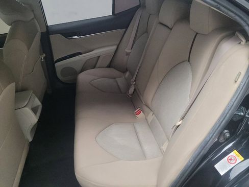 Used 2018 Toyota Camry LE image 18