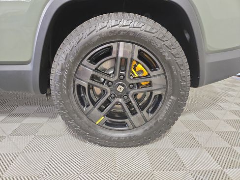 Used 2022 Rivian R1S Launch Edition image 10