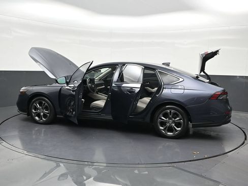 Used 2023 Honda Accord EX image 32