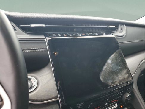 Used 2021 Jeep Grand Cherokee L Limited w/ Trailer Tow Group (B) image 23