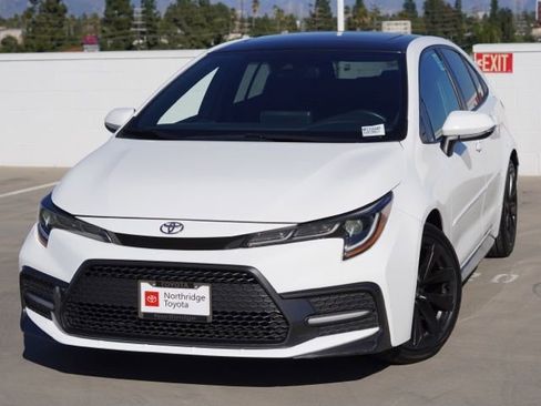 Used 2022 Toyota Corolla SE w/ SE Premium Package image 4