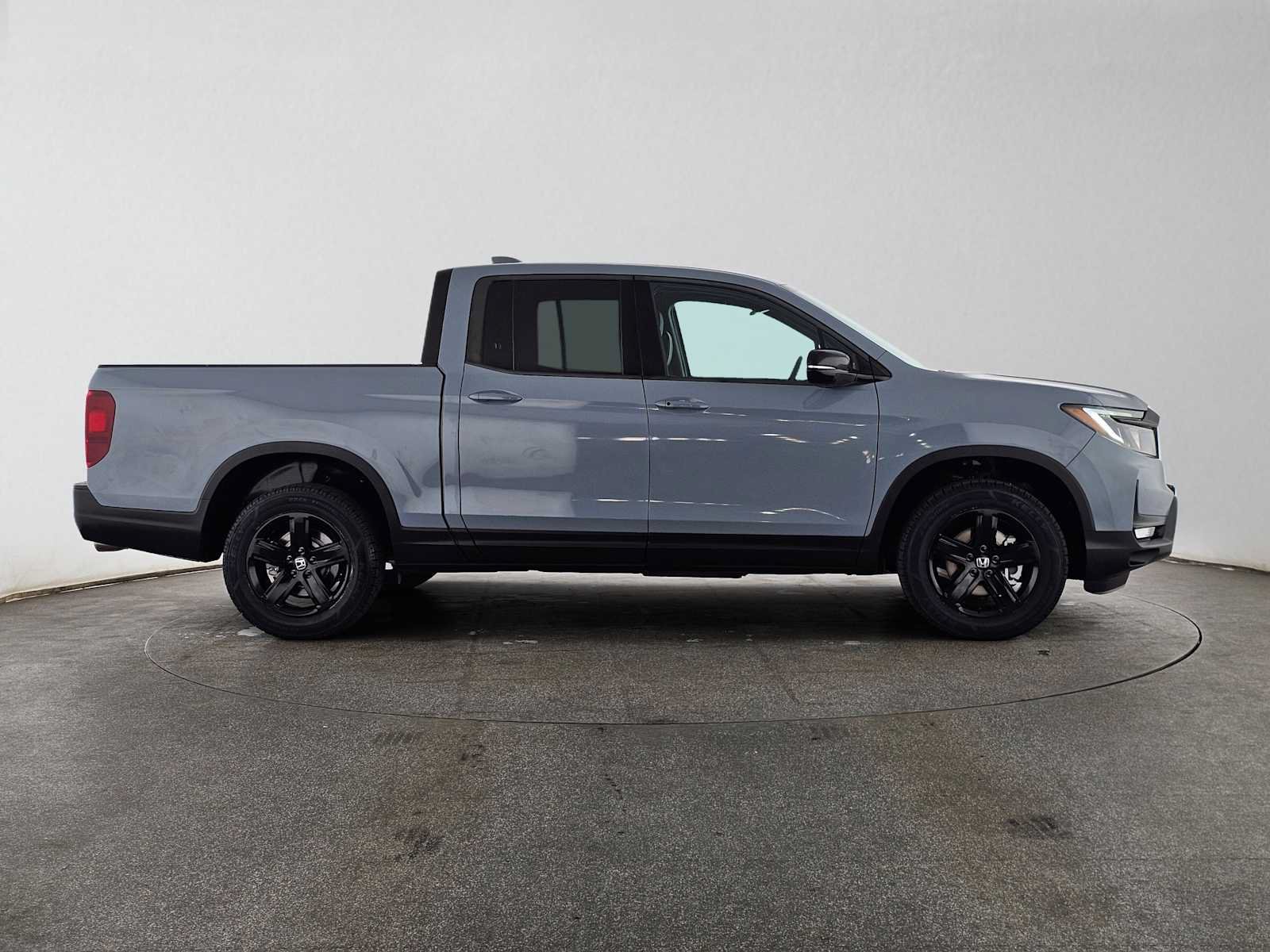 Used 2023 Honda Ridgeline Black Edition image 2
