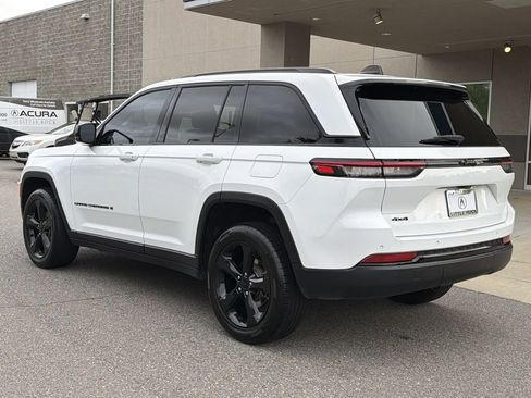 Used 2023 Jeep Grand Cherokee Altitude AWD/4WD image 5