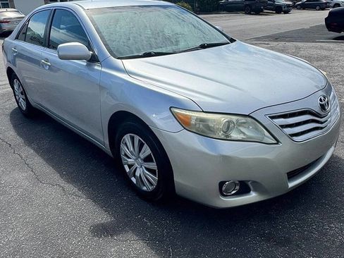 Used 2011 Toyota Camry FWD image 1