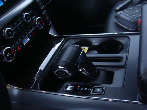 Used 2021 Ford F150 Lariat w/ Equipment Group 502A High image 8