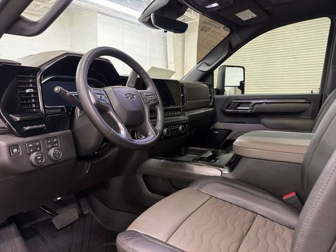 Used 2026 Chevrolet Silverado 2500 ZR2 AWD/4WD image 6