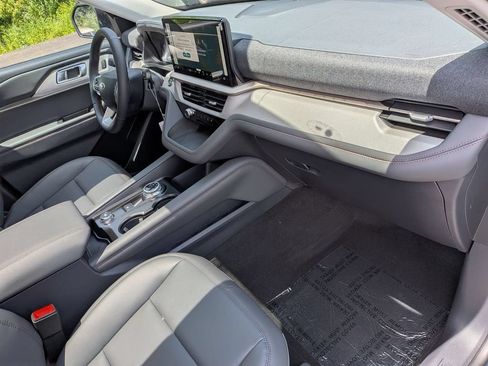 New 2026 Ford Explorer Active w/ Active Comfort Package AWD/4WD image 25