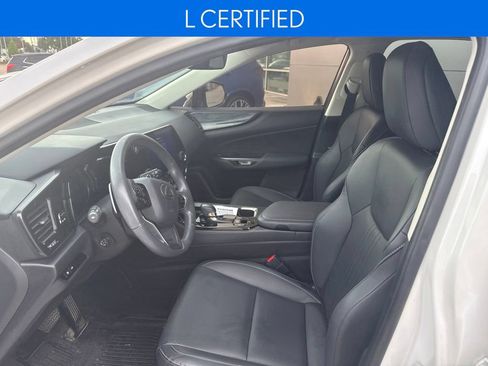 Used 2024 Lexus NX 250 FWD image 2