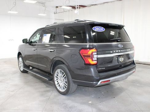 Used 2024 Ford Expedition Limited AWD/4WD image 7