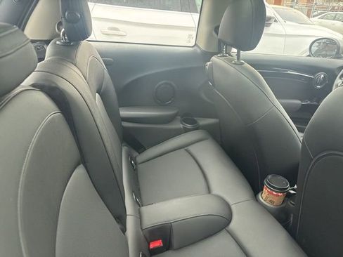 Used 2023 MINI Cooper 2-Door Hardtop image 12