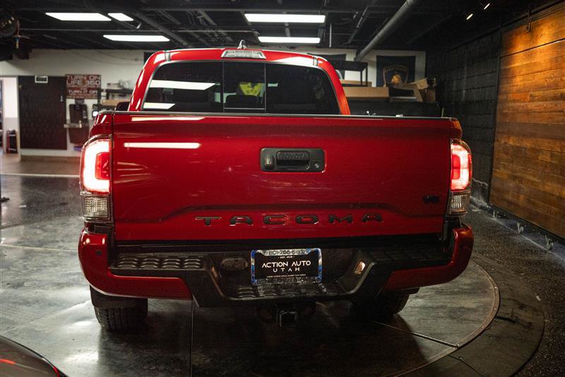 Used 2023 Toyota Tacoma TRD Off-Road w/ Technology Package AWD/4WD image 6