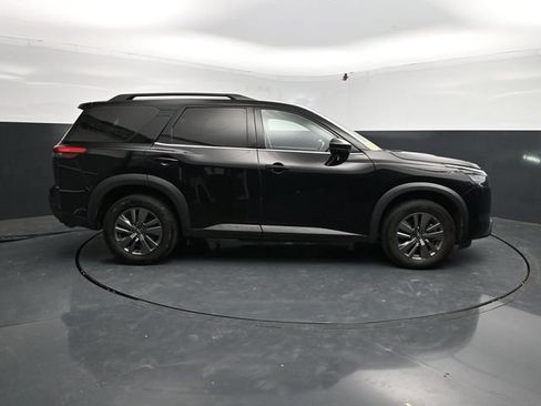 Used 2024 Nissan Pathfinder SV AWD/4WD image 10