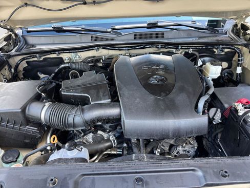 Used 2020 Toyota Tacoma TRD Sport AWD/4WD image 20