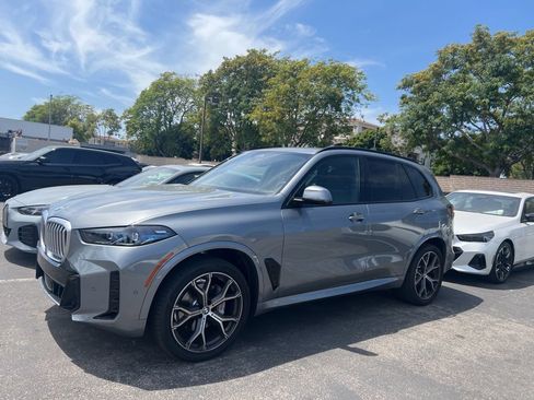 Certified 2025 BMW X5 xDrive40i w/ M Sport Package AWD/4WD image 3