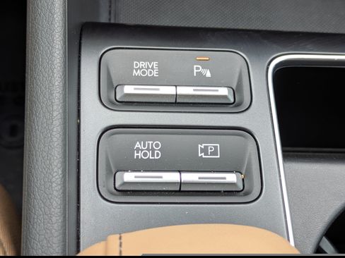 Used 2025 Hyundai Sonata Limited FWD image 31