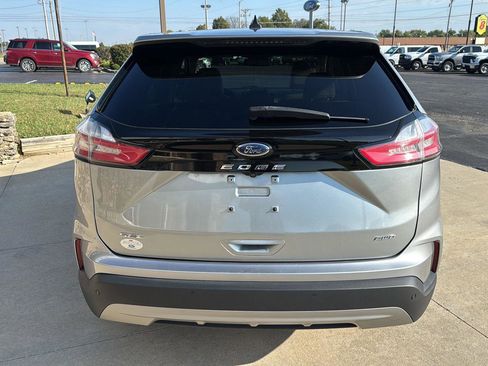 Used 2024 Ford Edge SEL w/ Convenience Package image 10