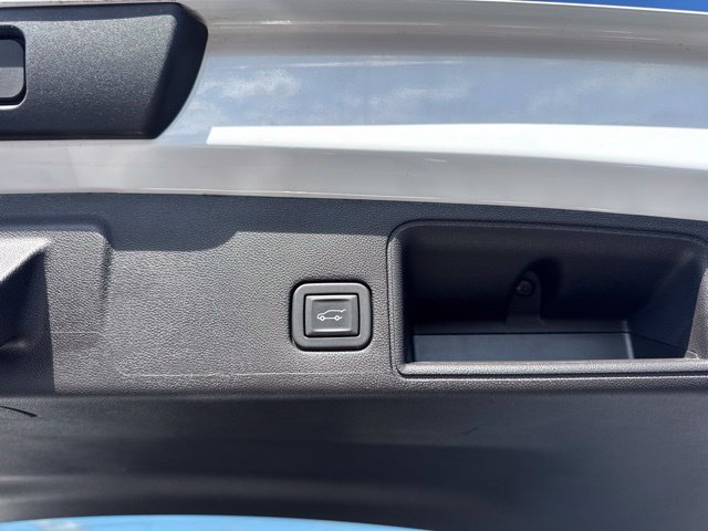 Used 2024 GMC Terrain SLT FWD image 6