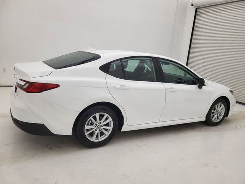 Used 2025 Toyota Camry LE image 11