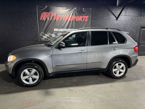 Used 2010 BMW X5 xDrive30i image 2