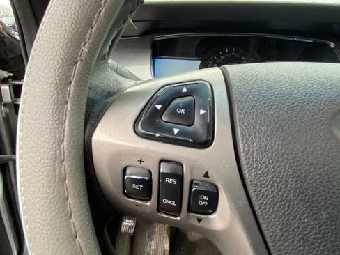 Used 2016 Ford Taurus SEL w/ Equipment Group 201A image 9